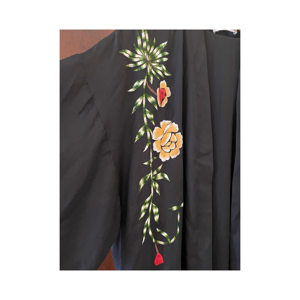 NWOT Alice & Olivia Lupe Embroidered Long Kimono Size M/L - Picture 5 of 12